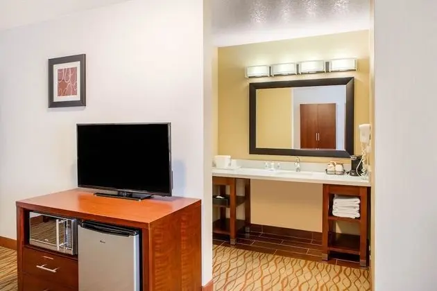 Oda, 1 En Büyük (King) Boy Yatak, Engellilere Uygun, Sigara İçilmez (Roll in Shower)