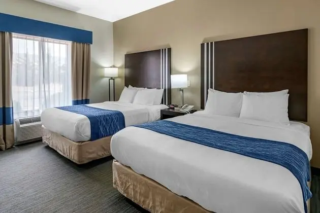 Oda, 2 Büyük (Queen) Boy Yatak, Engellilere Uygun, Sigara İçilmez