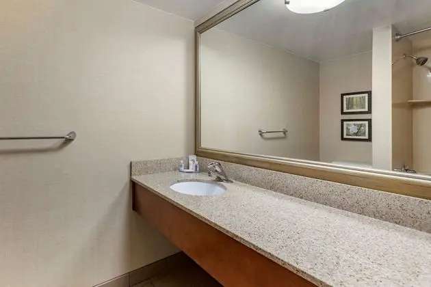 Oda, 2 Çift Kişilik Yatak, Sigara İçilmez, Balkon