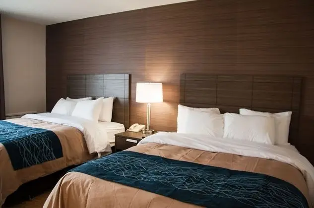 Deluxe Room with 2 Queen Beds, Upper Floor