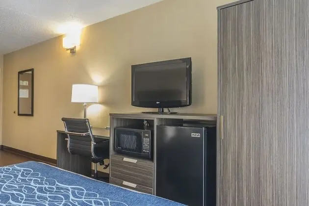 Deluxe Room with 2 Queen Beds, Upper Floor