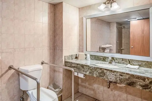 Engellilere uygun banyo