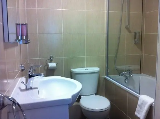 Standard Tek Büyük Yataklı Oda