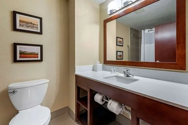 Oda, 2 Büyük (Queen) Boy Yatak, Sigara İçilmez (Wet Bar)