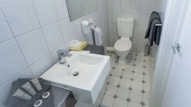 Standard Oda (Located Upstairs)