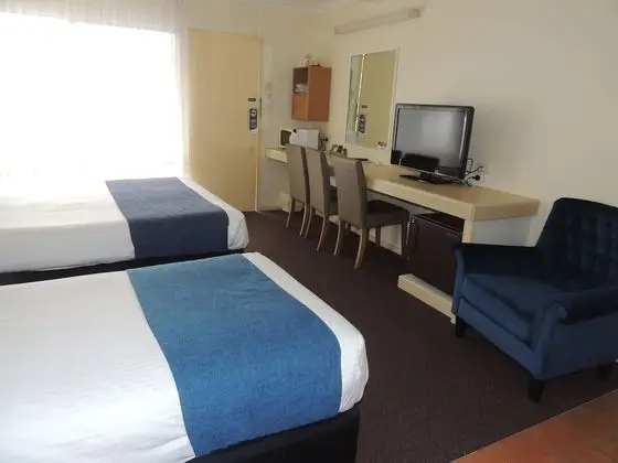 Standard Oda, Birden Çok Yatak, Sigara İçilmez (one queen & one single bed)