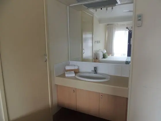 Standard Oda, Birden Çok Yatak, Sigara İçilmez (one queen & one single bed)