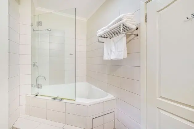 Luxury Süit, Sıcak Su Küveti