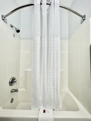 Oda, 2 Büyük (Queen) Boy Yatak, Sigara İçilmez