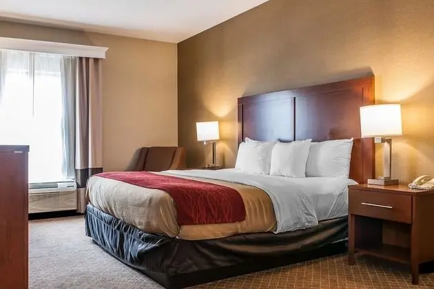 Oda, 1 En Büyük (King) Boy Yatak, Engellilere Uygun, Sigara İçilmez