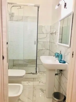 Ortak Ranzalı Oda, Sadece kadınlar için