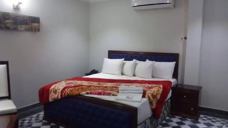 Deluxe Tek Büyük Yataklı Oda