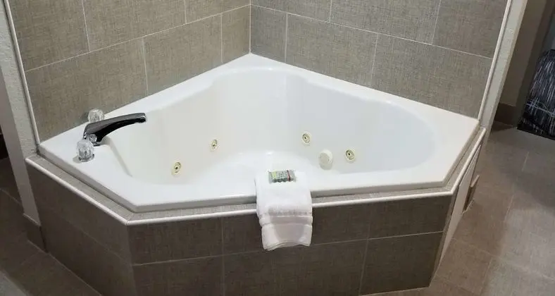 Standard Oda, 1 En Büyük (King) Boy Yatak ve Çekyat, Sigara İçilmez, Sıcak Su Küveti (with Sofabed)
