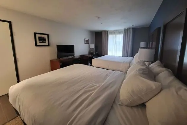 Oda, 2 Büyük (Queen) Boy Yatak, Engellilere Uygun, Sigara İçilmez