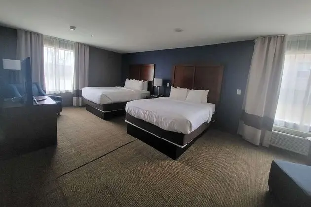 Oda, 2 Büyük (Queen) Boy Yatak, Engellilere Uygun, Sigara İçilmez