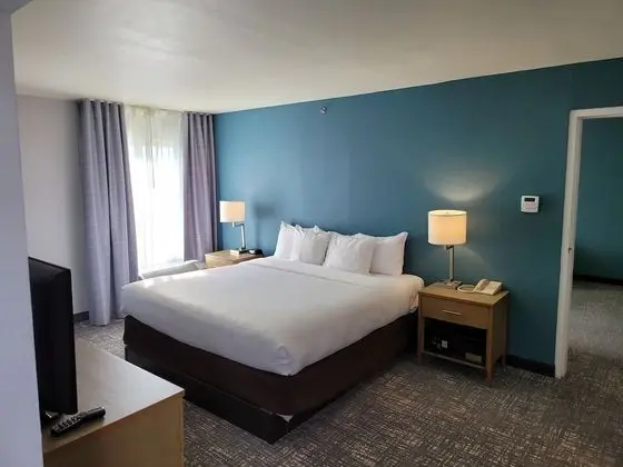 1 Bedroom Suite, 1 King Bed, Non Smoking
