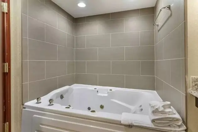 Süit, 1 En Büyük (King) Boy Yatak ve Çekyat, Sigara İçilmez