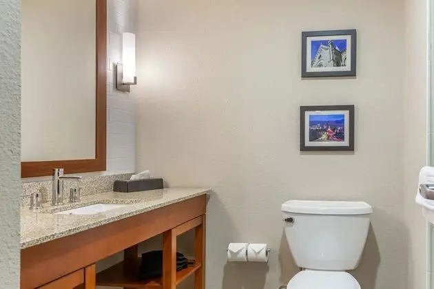 Upgraded Suite with 2 Queen Beds, Non Smoking