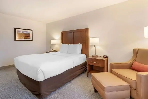 Oda, 1 Büyük (Queen) Boy Yatak, Engellilere Uygun, Sigara İçilmez