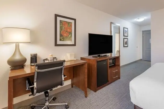 Oda, 1 Büyük (Queen) Boy Yatak, Engellilere Uygun, Sigara İçilmez