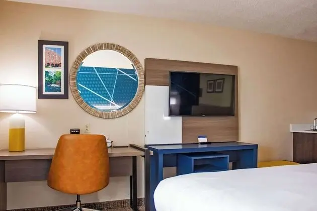 1 King Bed, Non Smoking, Jacuzzi Tub