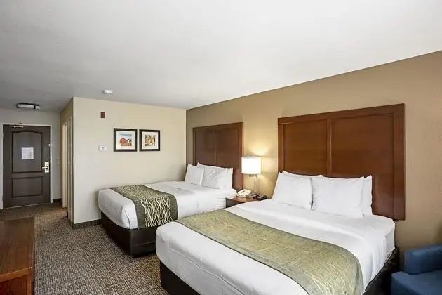 Oda, 2 Büyük (Queen) Boy Yatak, Engellilere Uygun, Sigara İçilmez