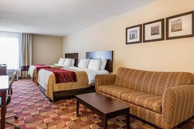 Süit, Birden Çok Yatak, Sigara İçilmez (2 Queen, 2 Person Sofa Bed)