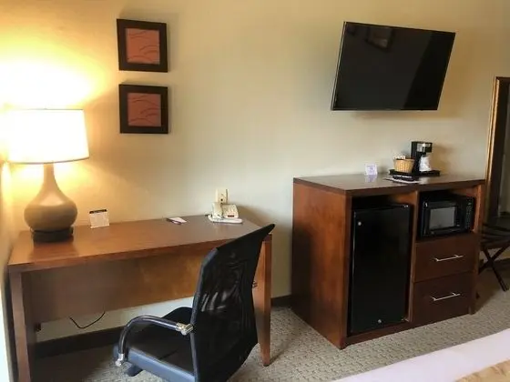 Basic Oda, 1 En Büyük (King) Boy Yatak, Engellilere Uygun, Sigara İçilmez