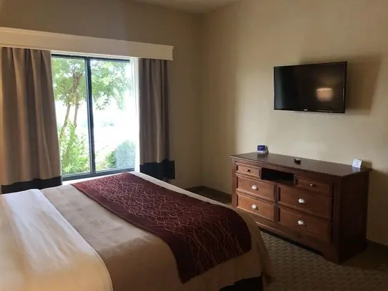 Basic Oda, 1 En Büyük (King) Boy Yatak, Engellilere Uygun, Sigara İçilmez