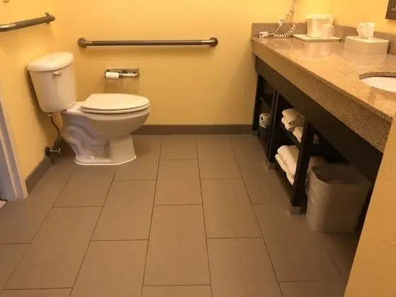 Basic Oda, 1 En Büyük (King) Boy Yatak, Engellilere Uygun, Sigara İçilmez