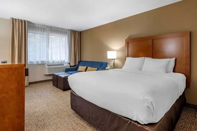 Standard Oda, 1 Büyük (Queen) Boy Yatak ve Çekyat, Sigara İçilmez (1 Person Sofa Bed)