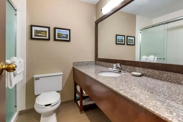 Standard Oda, 1 Büyük (Queen) Boy Yatak ve Çekyat, Sigara İçilmez (1 Person Sofa Bed)
