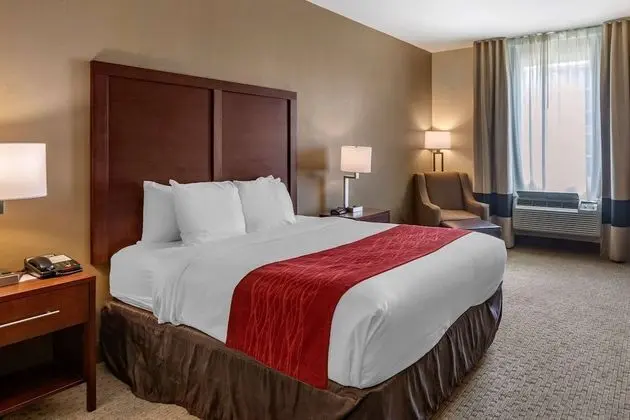 Oda, 1 Büyük (Queen) Boy Yatak, Engellilere Uygun, Sigara İçilmez