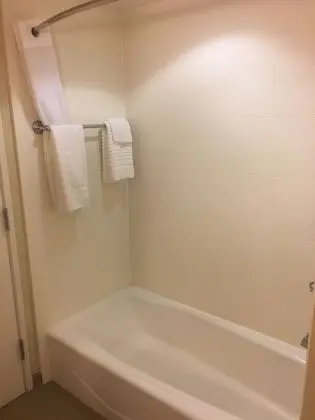 Standard Oda, 2 Büyük (Queen) Boy Yatak, Sigara İçilmez (Pet Friendly)