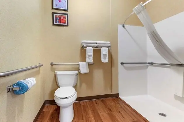 Süit, 2 Büyük (Queen) Boy Yatak, Engellilere Uygun, Sigara İçilmez