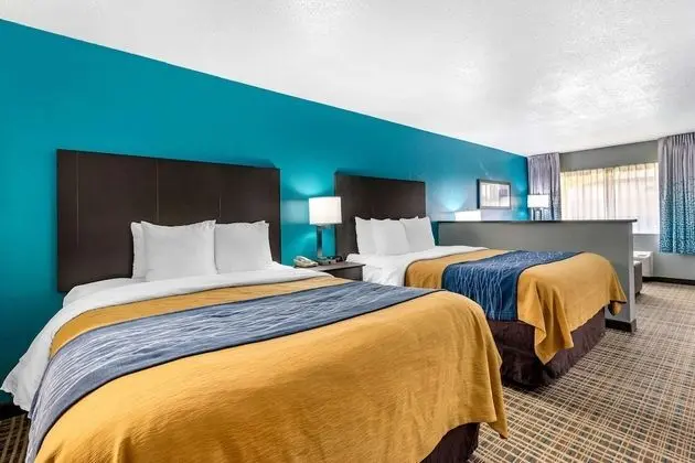 Süit, Birden Çok Yatak, Sigara İçilmez, Mutfak (2 Queen Beds, 1 Sofa Bed)