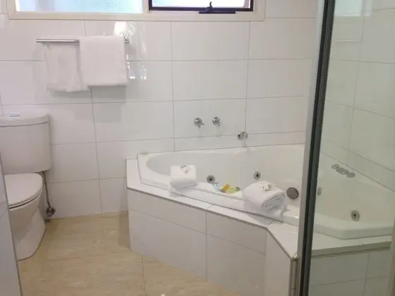 Standard Oda, Sıcak Su Küveti