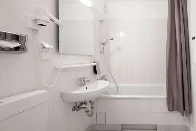 Standard Tek Büyük veya İki Ayrı Yataklı Oda