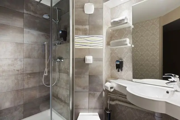Comfort Tek Büyük Yataklı Oda