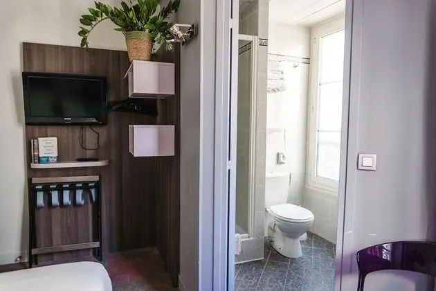 Family Tek Büyük Yataklı Oda