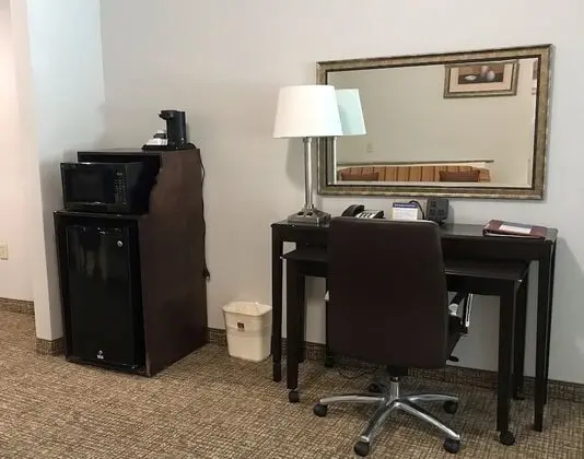 1 King Bed, Suite, Nonsmoking, Upgrade