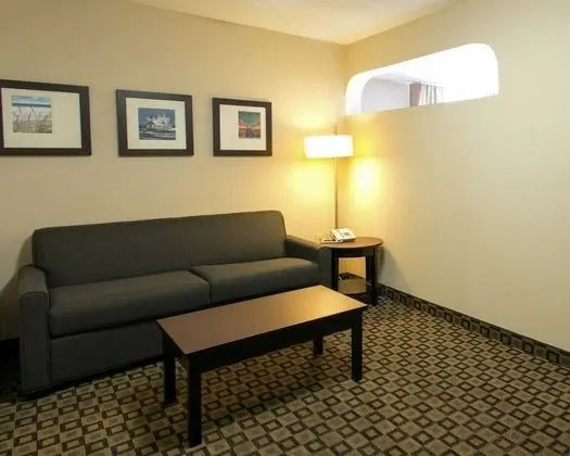 Süit, Sigara İçilmez (2 Queen beds With Sofa bed)