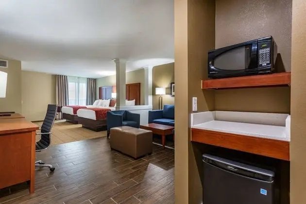 Suite 2 Queens Non Smoking 2 person Sofabed