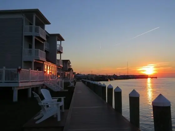 Direct Bay Front Double Queen Suite - Bayfront