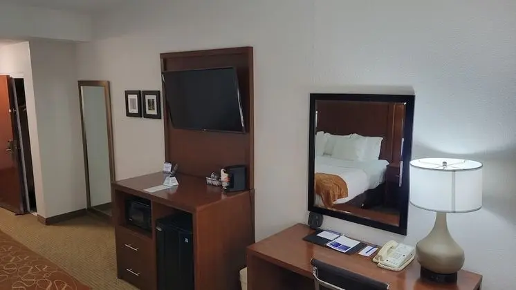 Süit, 1 En Büyük (King) Boy Yatak ve Çekyat, Engellilere Uygun, Sigara İçilmez