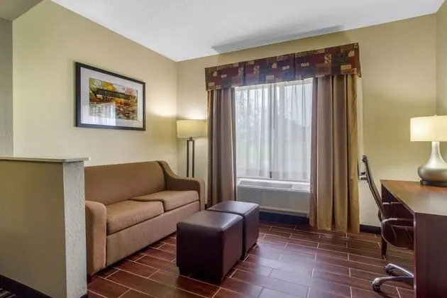 Süit, 1 En Büyük (King) Boy Yatak ve Çekyat, Engellilere Uygun, Sigara İçilmez