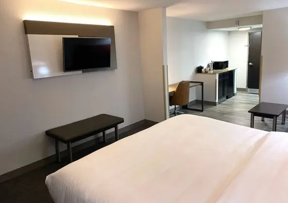 Süit, 1 En Büyük (King) Boy Yatak ve Çekyat, Sigara İçilmez