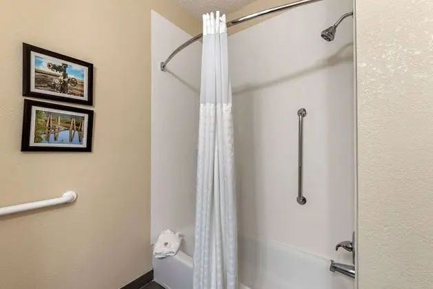 Süit, 1 En Büyük (King) Boy Yatak ve Çekyat, Engellilere Uygun, Sigara İçilmez