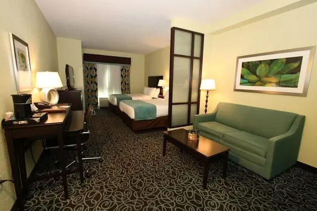 Suite, 2 Queen Beds, Non Smoking, Refrigerator & Microwave