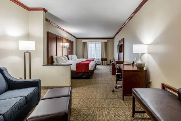 Standard Süit, Sigara İçilmez (2 Queen Beds & 1 Sofa Bed)